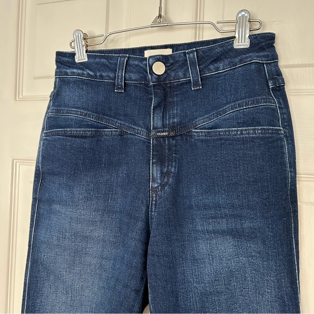Closed Pedal Pusher Jeans View 4
